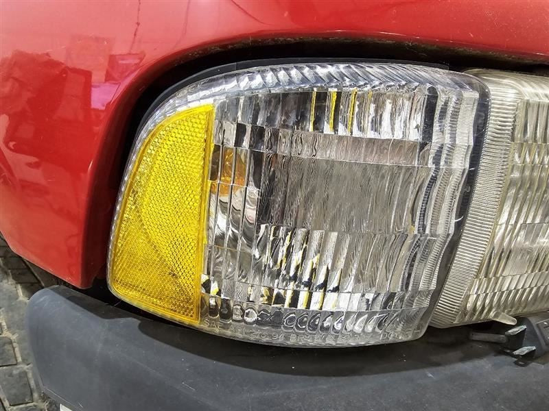 Passenger Corner/Park Light Beside Headlamp Fits 94-02 DODGE 2500 PICK