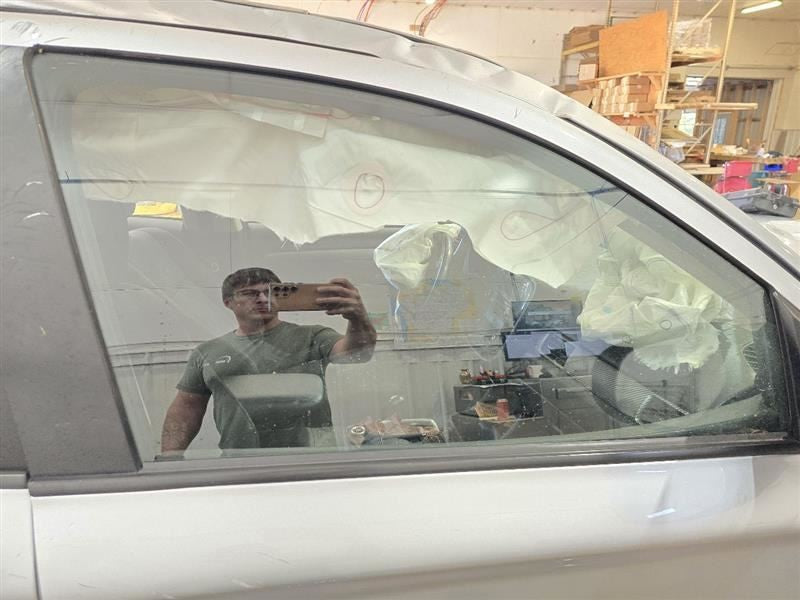 OUTLANDER 2016 Front Door Glass 600024