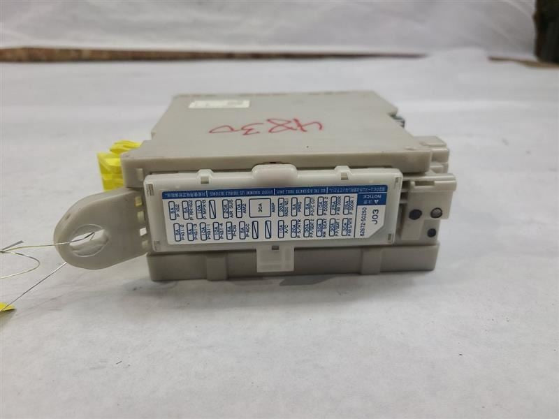 LS460     2008 Fuse Box Cabin 606553