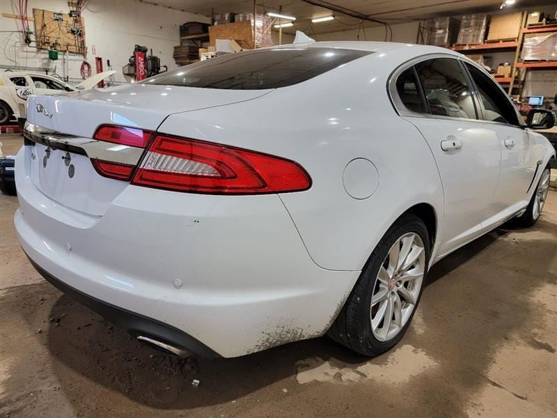 Info-GPS-TV Screen Display Screen ID C2Z29438 Fits 14-15 XF 563529