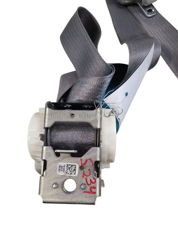 SUBURBN15 2015 Seat Belt Rear 647324