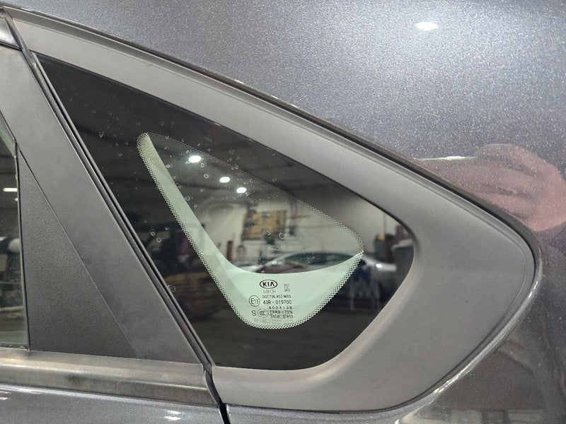 Driver Quarter Glass Sedan Black Moulding Fits 19-21 FORTE 611226