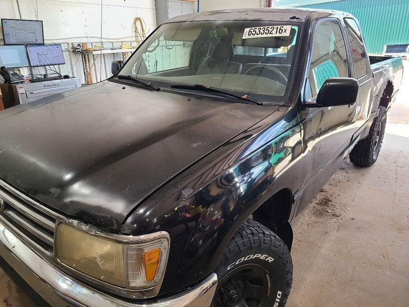 T100      1996 Headliner 676236