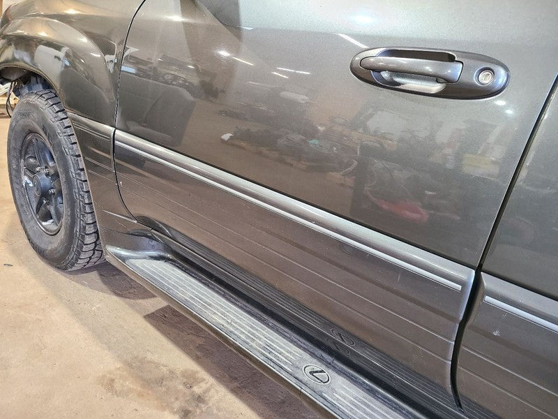 Driver Front Door Without 9 Speaker Option Fits 98-06 LEXUS LX470 6743