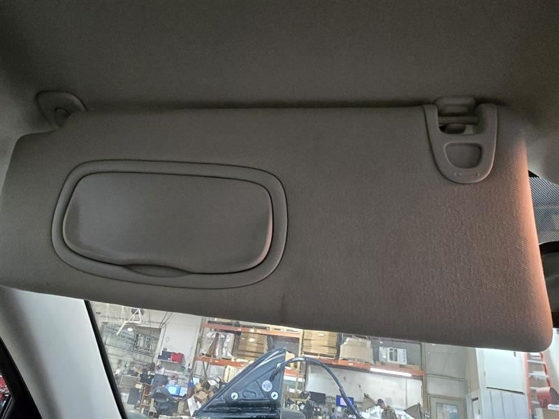 Driver Left Sun Visor Illuminated Fits 14-18 CHEROKEE 607170