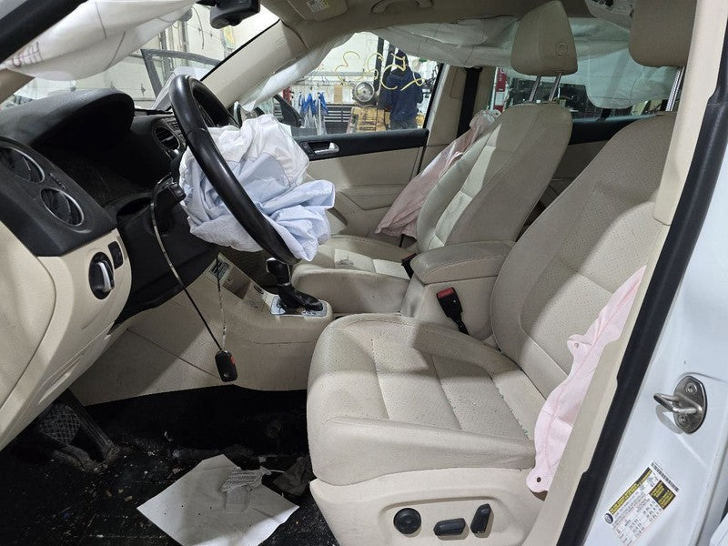 Passenger Right Front Door Electric Fits 09-17 TIGUAN 610985