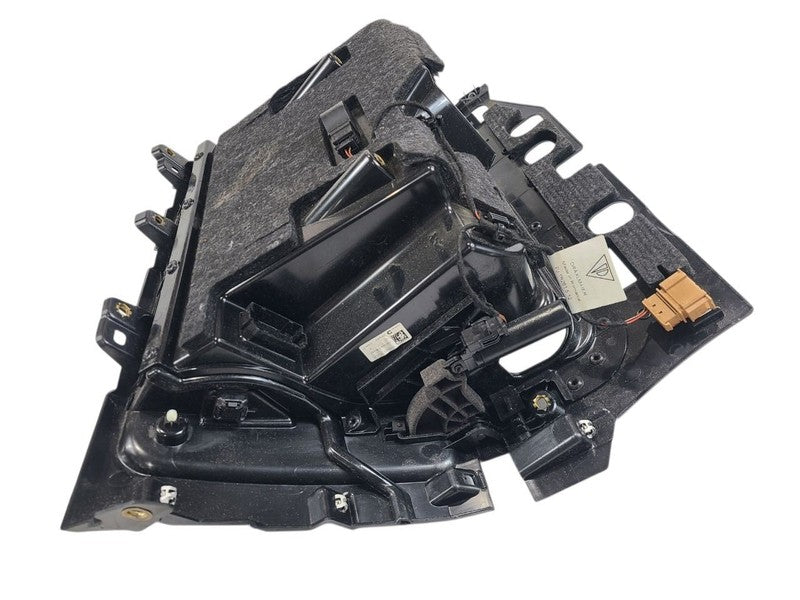 MACAN     2015 Glove Box 661476