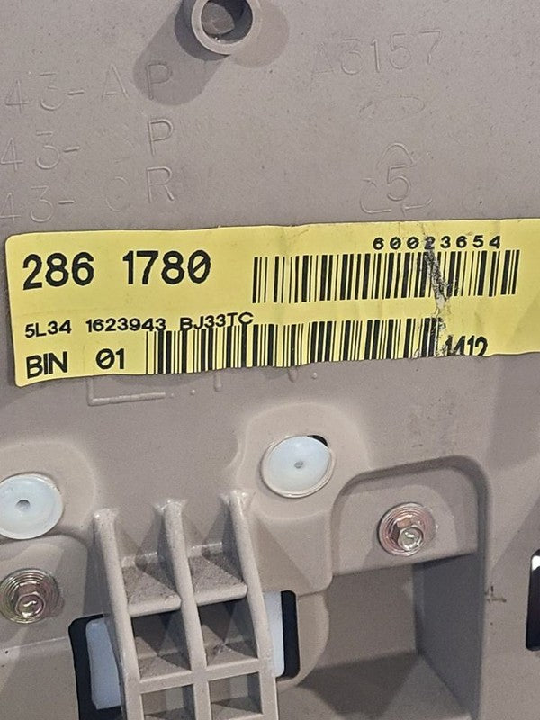 F150      2005 Front Door Trim Panel 666932