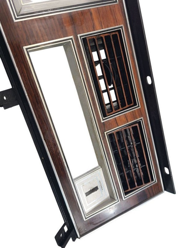 MARK VI   1981 Dash Bezel 627641