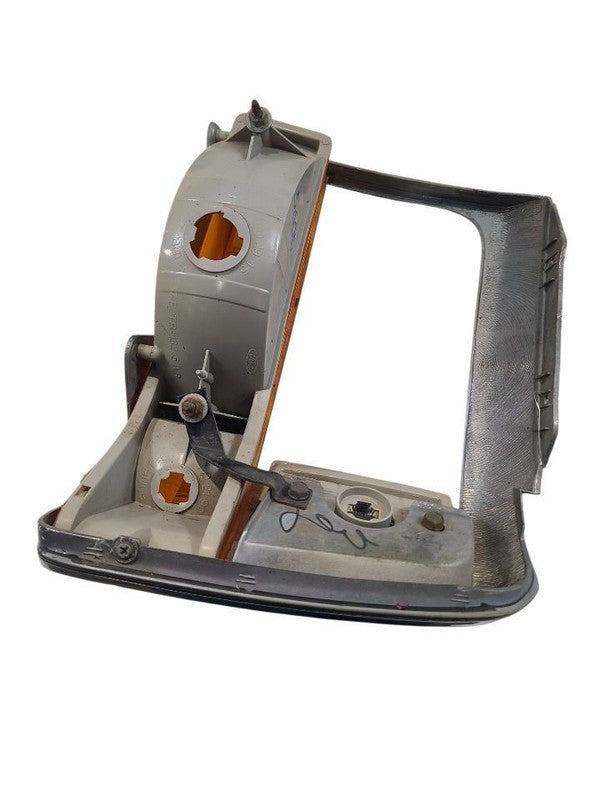 Passenger Corner/Park Light From 8501 GVW Fits 92-97 FORD F250 PICKUP 
