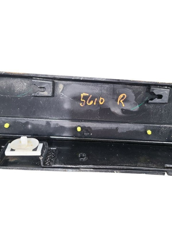 EQUINOX   2018 Rocker Panel Moulding 672407