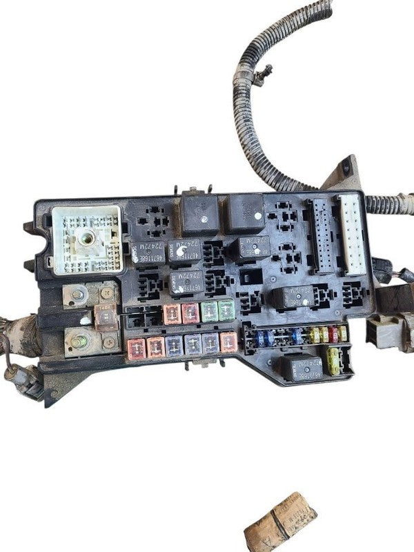 Fuse Box Engine Fits 00-01 DODGE 1500 PICKUP 667087