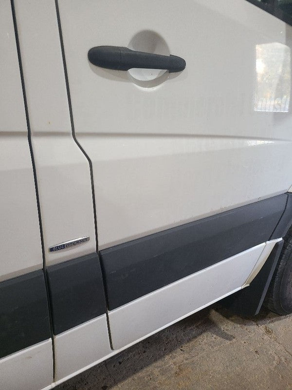 Passenger Right Front Door Fits 10-18 MERCEDES SPRINTER 2500 679648