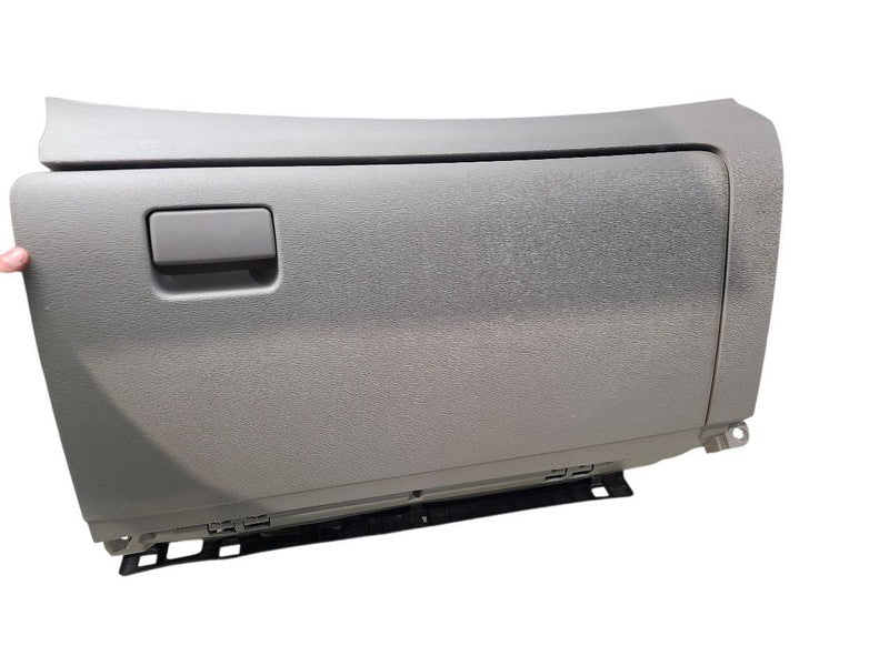 VENZA     2011 Glove Box 654466