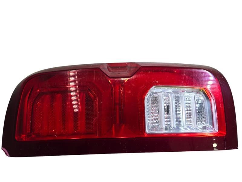 Passenger Tail Light With LED Fits 16-18 SILVERADO 1500 PICKUP 600704