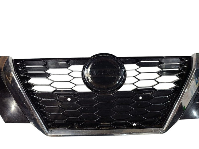 Grille Upper Black Fits 22-23 SENTRA 650434