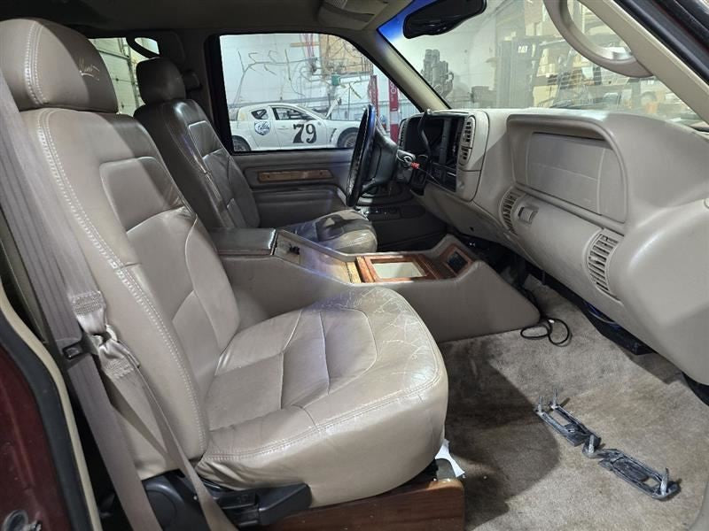 SUBCHEV15 1999 Seat Belt Front 591045