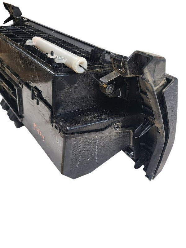 TUNDRA    2016 Glove Box 662484