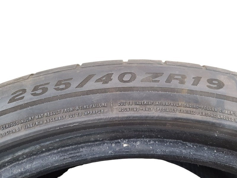 Set Of 4 Used Tires   255 40 19 Fortune Vento 8/32  671819