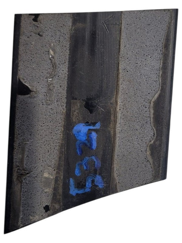 T100      1998 Fender Moulding 653985
