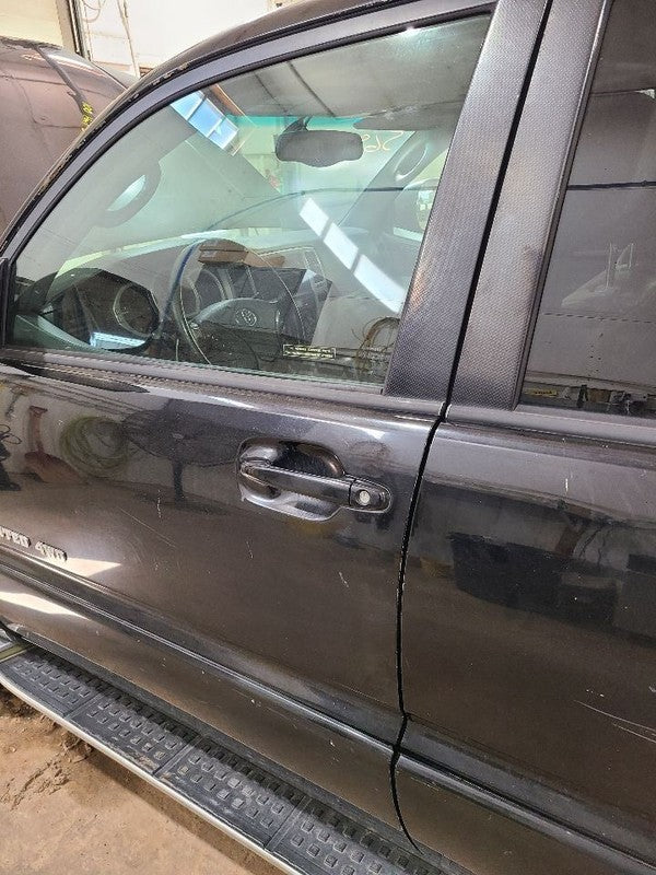 Driver Front Door With Theft Deterrent Limited Fits 03-05 4 RUNNER 677