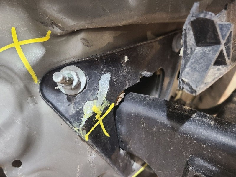 Rear Bumper Reinforcement With Tow Hook Fits 14-23 CHEROKEE 661686