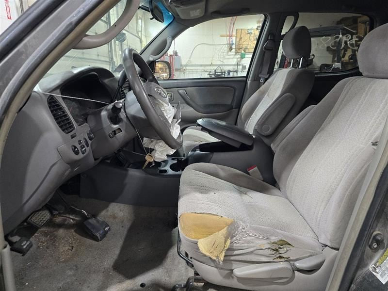 TUNDRA    2006 Seat Belt Rear 598050