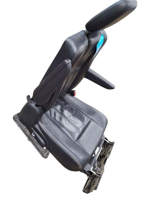 TOWN COUN 2016 Seat Rear 621155