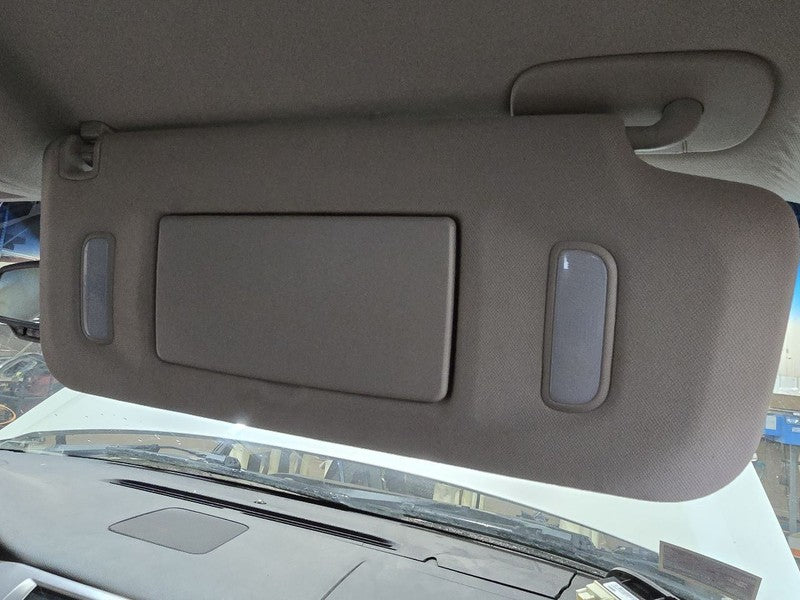 Passenger Right Sun Visor Illuminated Fits 07-14 ESCALADE 613981