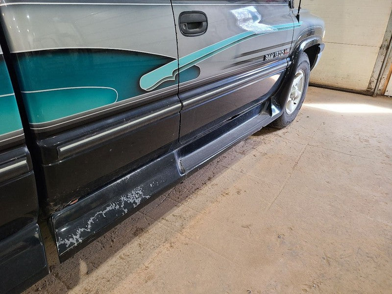 RAM1500   1996 Running Board 662835
