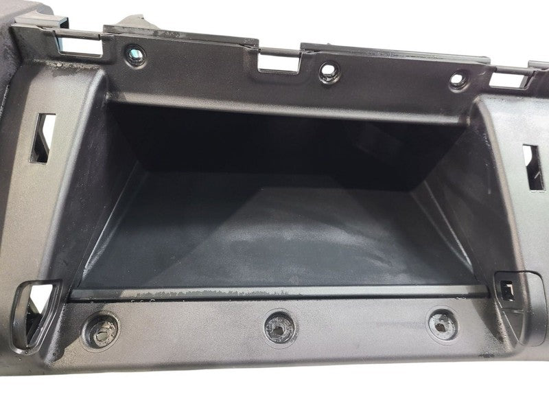 200       2015 Glove Box 644801