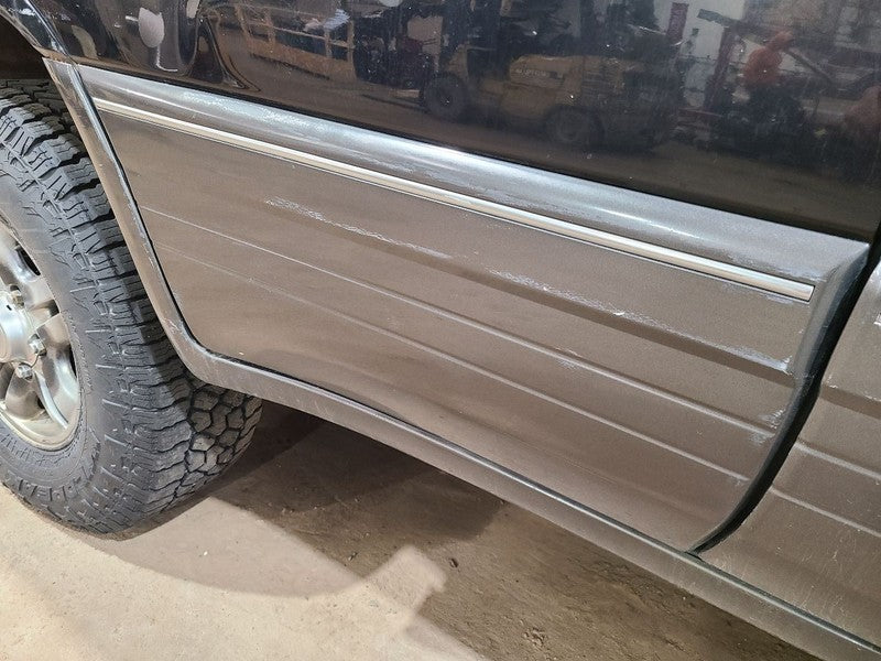 LX470     2002 Door Moulding Rear 662250