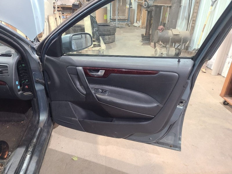 Passenger Right Front Door Sedan Fits 01-09 VOLVO 60 SERIES 649783