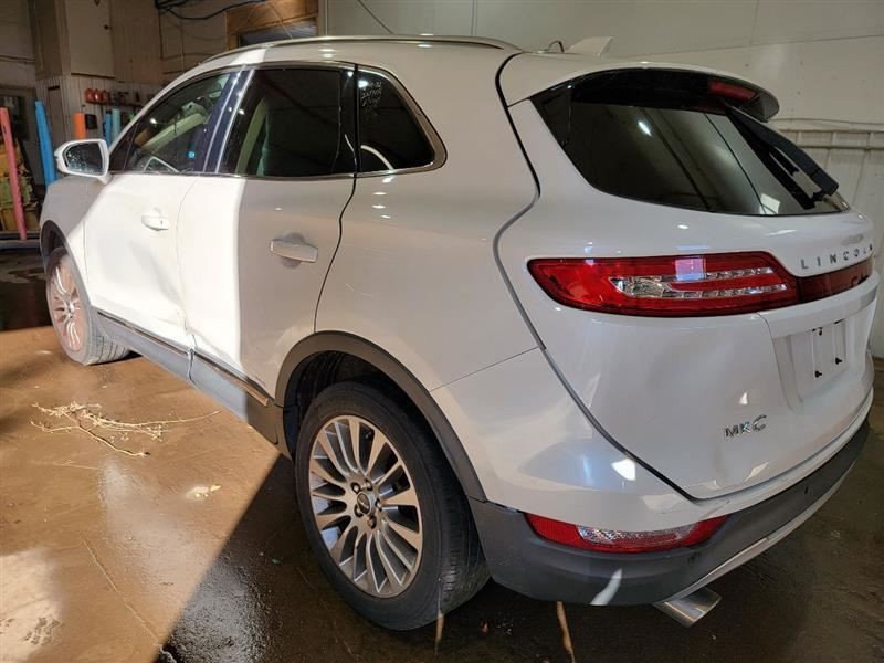 Driver Left Headlight Fits 15-18 MKC 492626