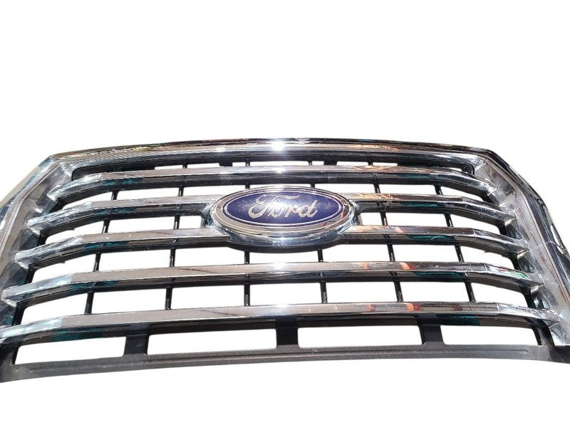 Grille Center XLT 5 Chrome Bars Fits 15-17 FORD F150 PICKUP 652350