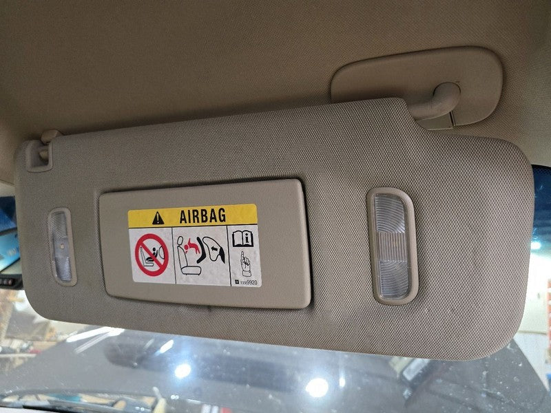 Passenger Right Sun Visor Illuminated Fits 07-14 ESCALADE 623956