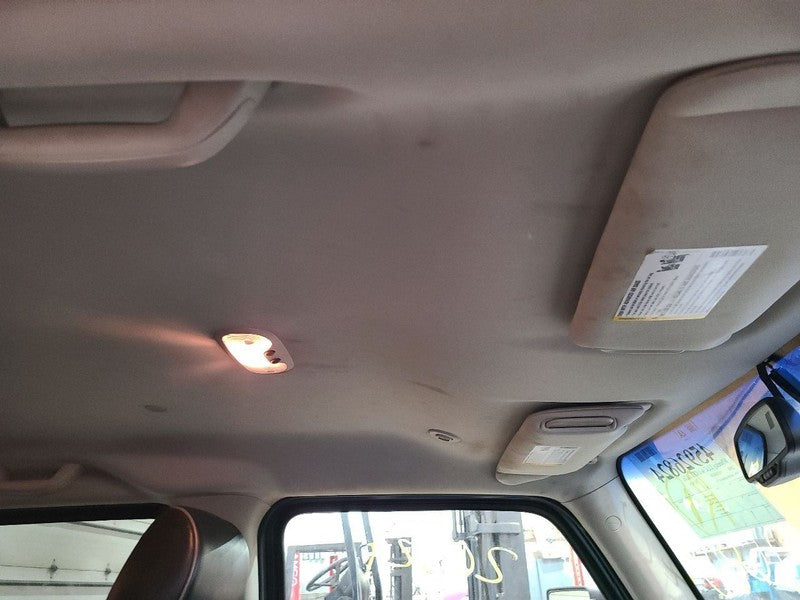 H3        2006 Headliner 679865