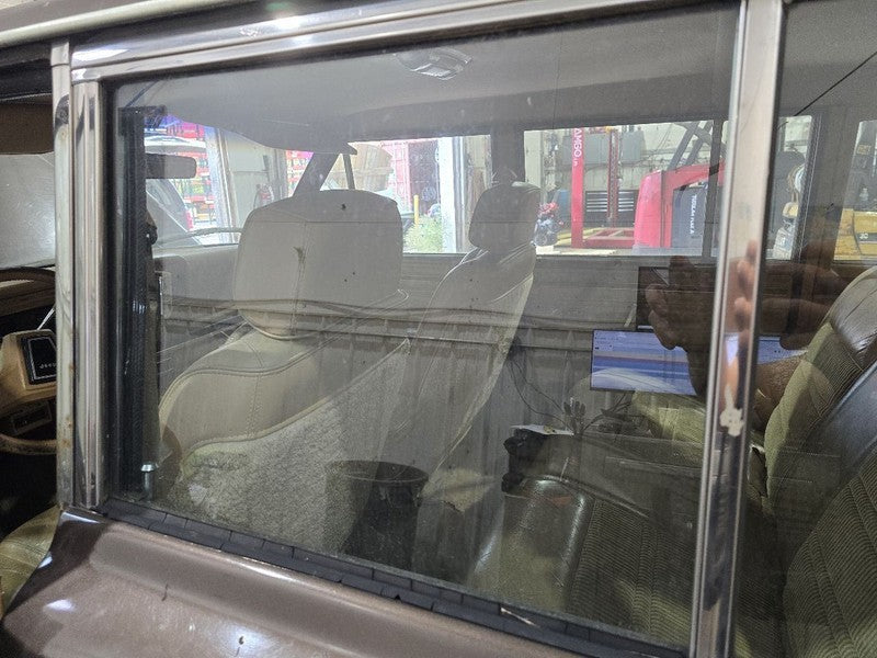 Front Door Glass Fits 84-91 GRAND WAGONEER 645908