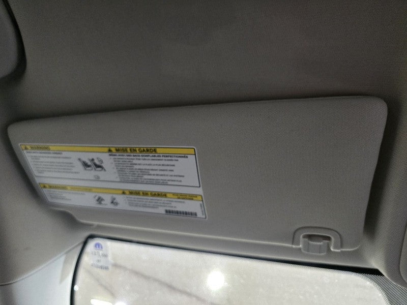 Driver Left Sun Visor Illuminated Fits 14-18 CHEROKEE 629574