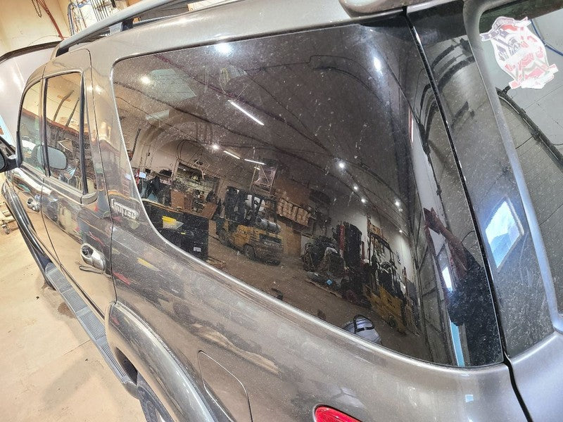 Driver Quarter Glass With Antenna Fits 01-07 SEQUOIA 664260