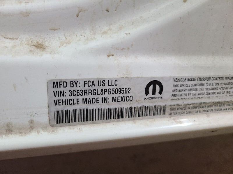 RAM3500   2023 Headliner 677882