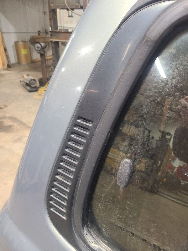 Passenger Quarter Glass 6 Cylinder Movable Rear Fits 91-98 LAND CRUISE