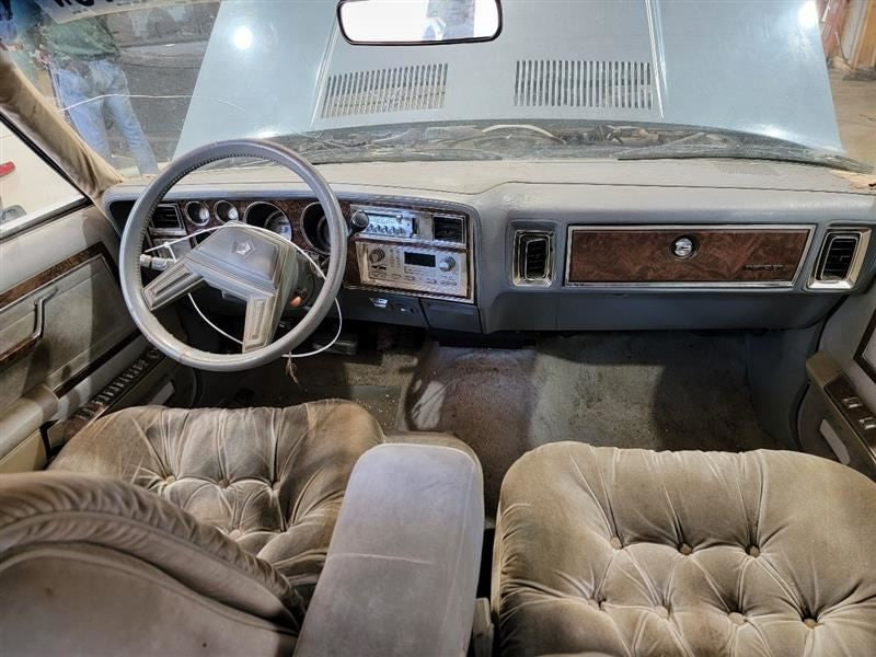 FRONT FIFTH AVE 1985 Center Lap Belt Seat Belt Front 556862