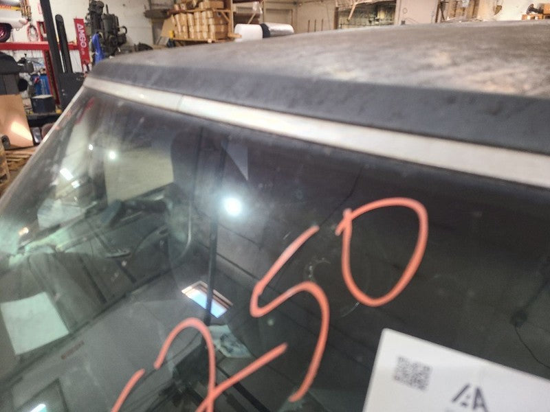 BRONCO    1992 Windshield Frame        648943