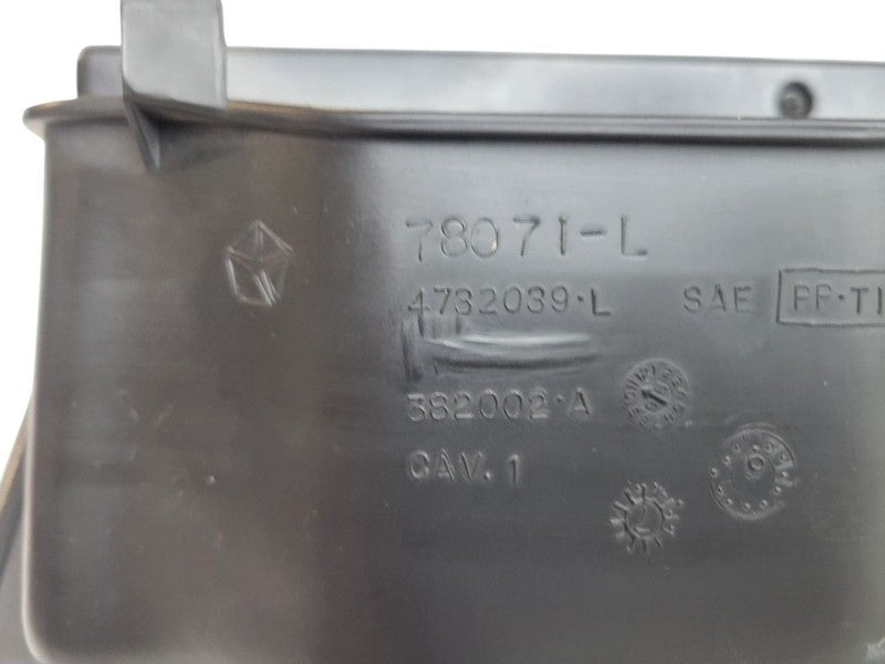 GRANDCHER 1998 Glove Box 672536