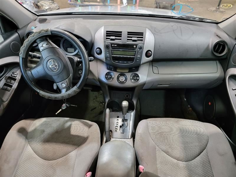 RAV 4     2008 Owners Manual 552927