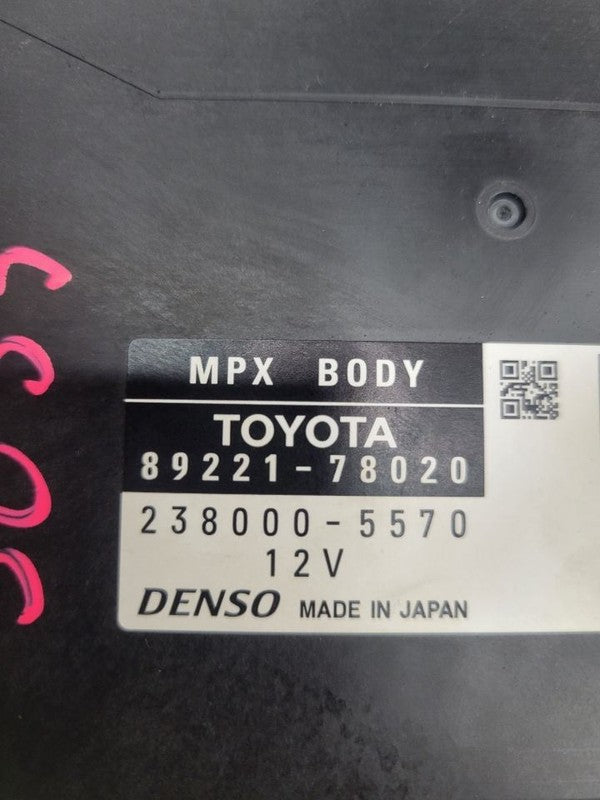 NX200T    2016 Ignition Switch 674178
