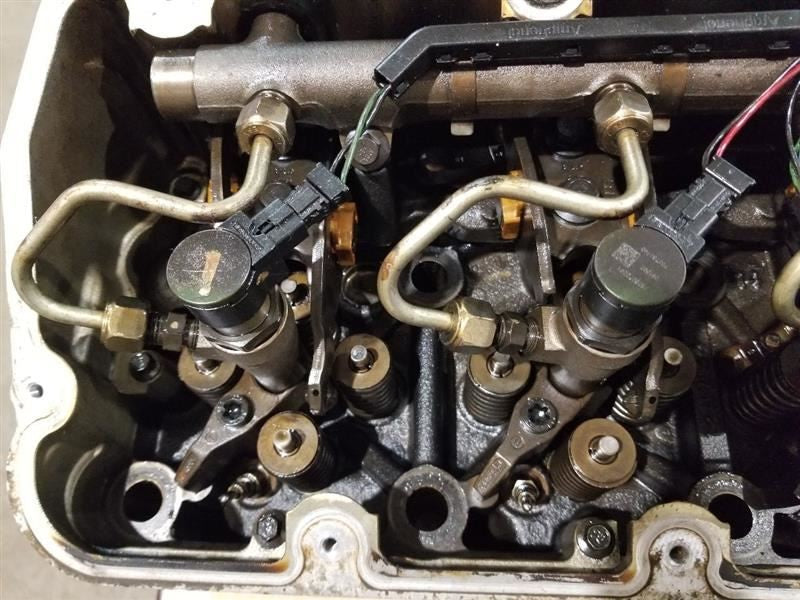 Cylinder Head 6.4L Diesel Fits 08-10 FORD F250SD PICKUP 561553