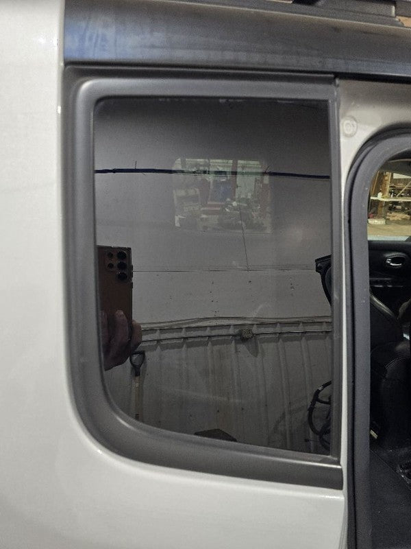 Passenger Right Quarter Glass Fits 15-23 RENEGADE 610394