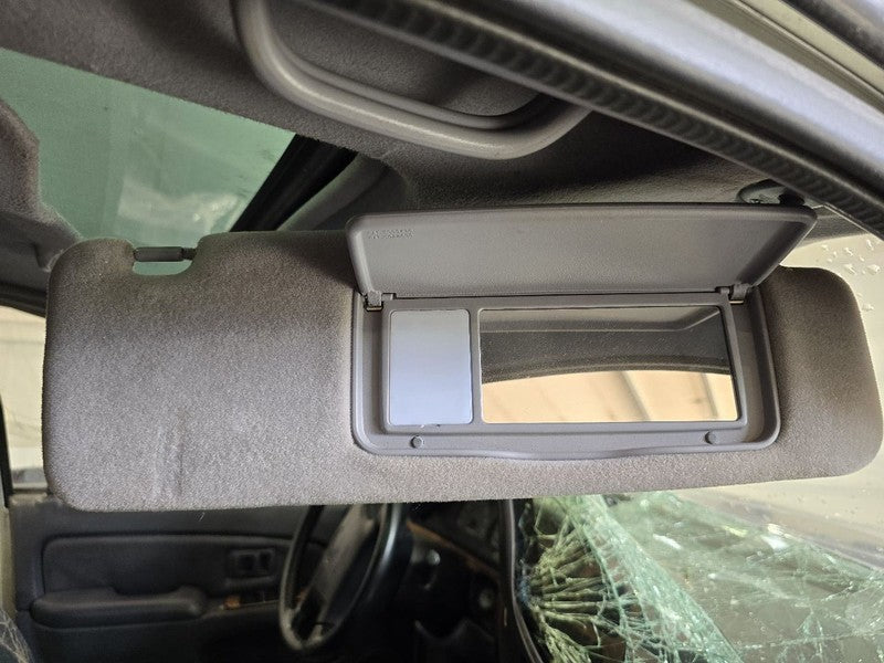 Passenger Right Sun Visor With Illumination Fits 99-00 4 RUNNER 640683